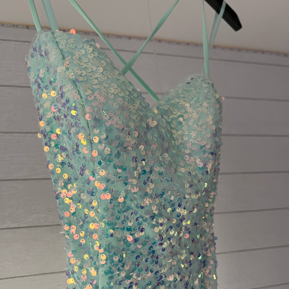 NEW PROM DRESS - Picture 3 of 9